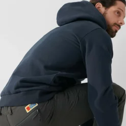 Herren Fjällräven Pullover Und Fleecepullover^FJÄLLRÄVEN LOGO HOODIE M Herren - Hoodie