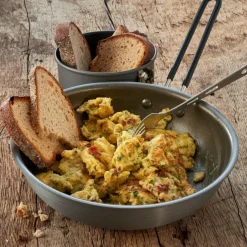 Hot TREK'N EAT RÜHREI MIT ZWIEBELN - Outdoor Essen Verpflegung
